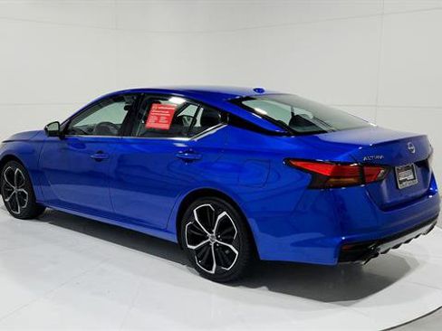 Certified 2025 Nissan Altima 2.5 SR FWD image 6