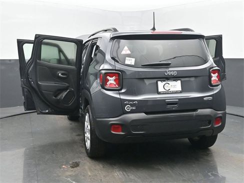 Used 2022 Jeep Renegade Latitude image 56