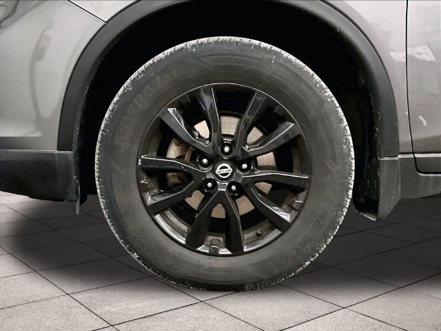 Used 2017 Nissan Rogue SV w/ Midnight Edition AWD/4WD image 9