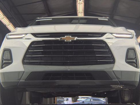 Used 2022 Chevrolet Blazer Premier FWD image 2