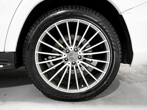 Used 2014 Mercedes-Benz GL 550 4MATIC image 39