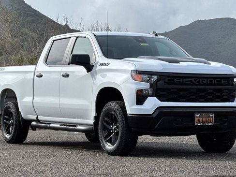 New 2026 Chevrolet Silverado 1500 Custom Trail Boss w/ Dark Appearance Package image 2