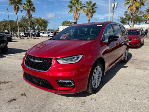 New 2026 Chrysler Pacifica Select FWD image 2