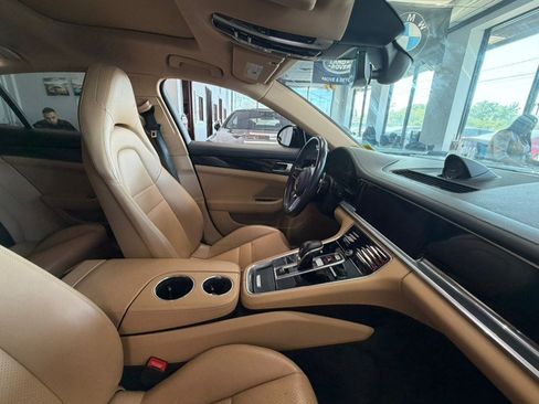 Used 2018 Porsche Panamera 4 AWD/4WD image 43