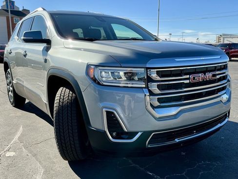 Used 2023 GMC Acadia SLT w/ Technology Package image 2