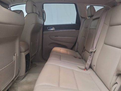 Used 2016 Jeep Grand Cherokee Overland image 18