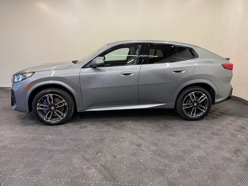 Used 2025 BMW X2 xDrive28i w/ M Sport Package AWD/4WD image 3