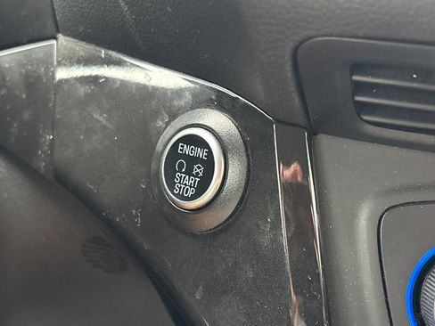 Used 2019 Ford Escape SE FWD image 16