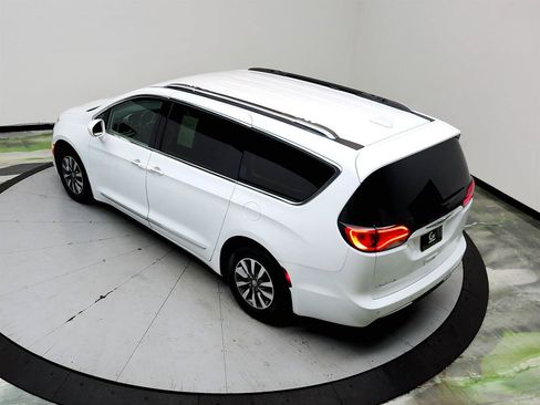 Used 2020 Chrysler Pacifica Touring-L Plus FWD image 36