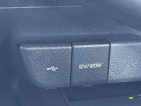 Used 2024 Toyota Camry XLE FWD image 8