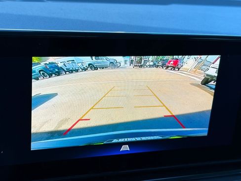 Used 2025 Chevrolet TrailBlazer LT AWD/4WD image 16