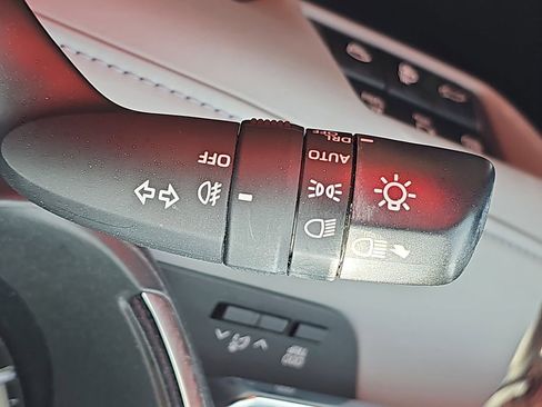 Used 2021 Toyota Highlander Platinum image 31