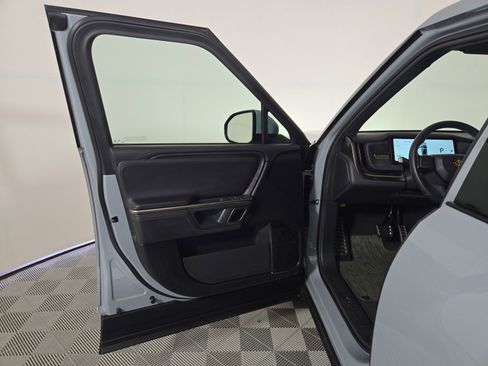 Used 2024 Rivian R1T Adventure AWD/4WD image 16