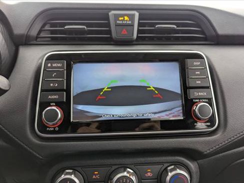 Used 2025 Nissan Versa S FWD image 27