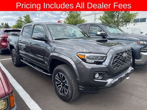 Used 2021 Toyota Tacoma TRD Sport w/ TRD Premium Sport Package RWD image 3