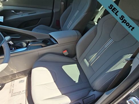 Certified 2025 Hyundai Elantra Sport FWD image 15