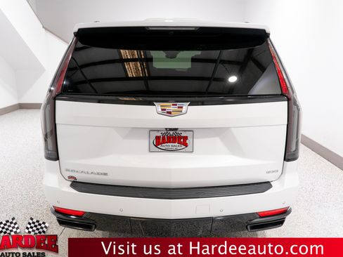 Used 2023 Cadillac Escalade ESV Sport Platinum w/ Heavy-Duty Trailer Package AWD/4WD image 4