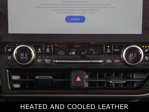 Used 2023 Toyota Highlander Limited image 20