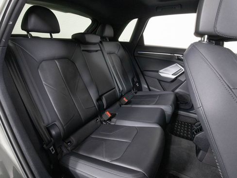 Used 2022 Audi Q3 2.0T Premium Plus image 16