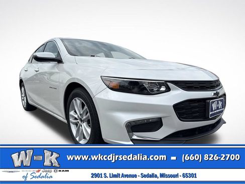 Used 2018 Chevrolet Malibu LT FWD image 3