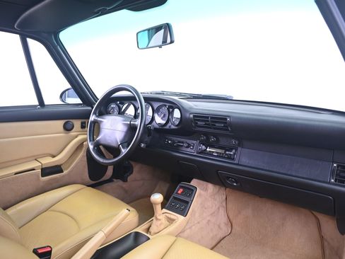 Used 1995 Porsche 911 Carrera RWD image 18