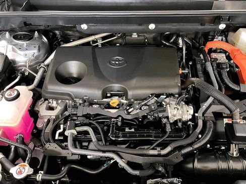 Used 2025 Toyota RAV4 LE AWD/4WD image 34