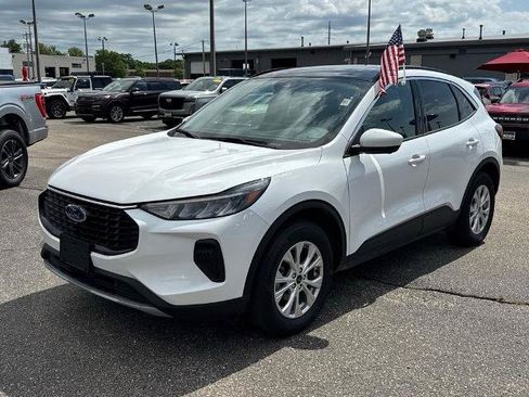 Certified 2024 Ford Escape Active w/ Tech Pack #2 AWD/4WD image 2