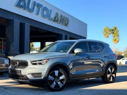 Used 2020 Volvo XC40 T5 Momentum w/ Protection Package Premier