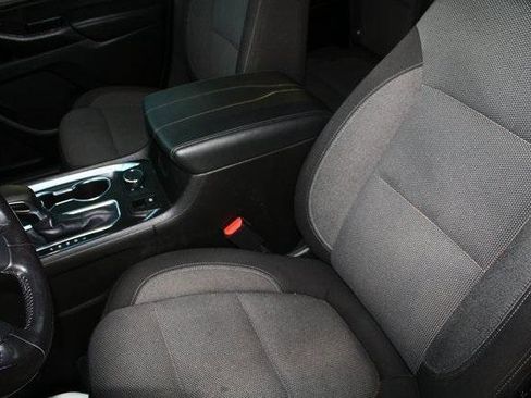 Used 2022 Chevrolet Traverse LT image 4