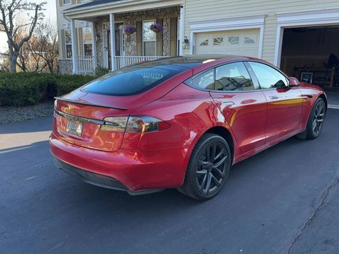 Used 2021 Tesla Model S Plaid image 3