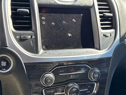 Used 2022 Chrysler 300 Touring w/ Sport Appearance Package image 11