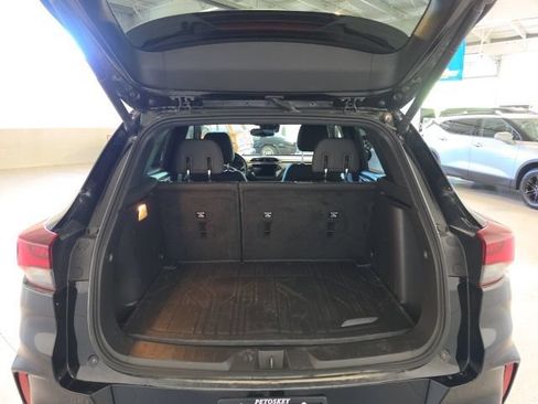 Used 2022 Chevrolet TrailBlazer RS w/ Sun and Liftgate Package AWD/4WD image 4