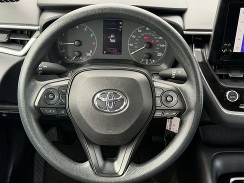 Used 2023 Toyota Corolla LE FWD image 11