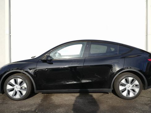Used 2023 Tesla Model Y Long Range image 5