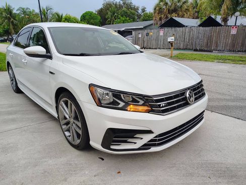 Used 2017 Volkswagen Passat 1.8T R-Line image 3