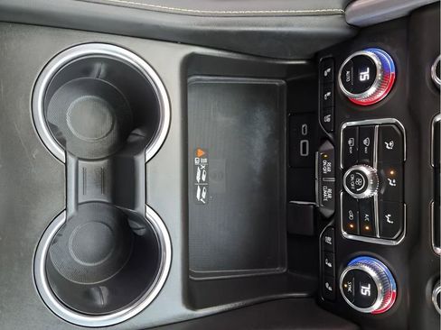 Used 2023 GMC Yukon SLT w/ SLT Premium Package image 39