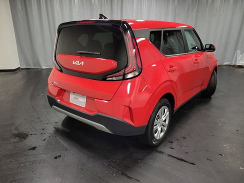 Used 2023 Kia Soul LX image 8