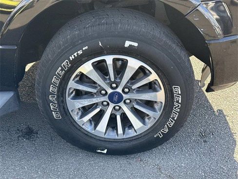 Used 2017 Ford Expedition EL XLT image 7