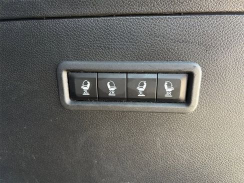 Used 2023 Jeep Wagoneer Series III w/ Preferred Equipment Group image 27