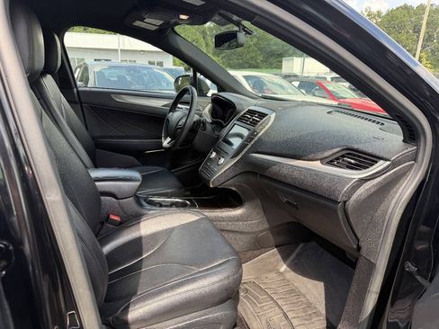 Used 2017 Lincoln MKC Premiere FWD image 11