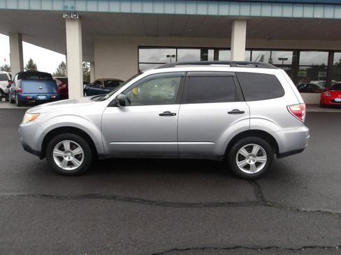 Used 2013 Subaru Forester 2.5X image 2