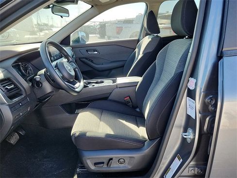 Used 2023 Nissan Rogue SV image 8