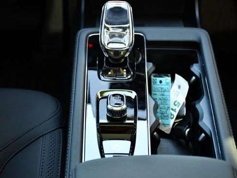 New 2026 Volvo XC90 B6 Plus w/ Protection Package Premier image 25