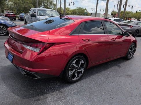 Used 2021 Hyundai Elantra Limited w/ Cargo Package FWD image 4