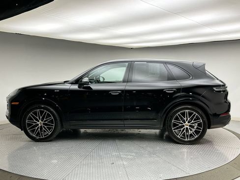 Used 2024 Porsche Cayenne AWD/4WD image 10