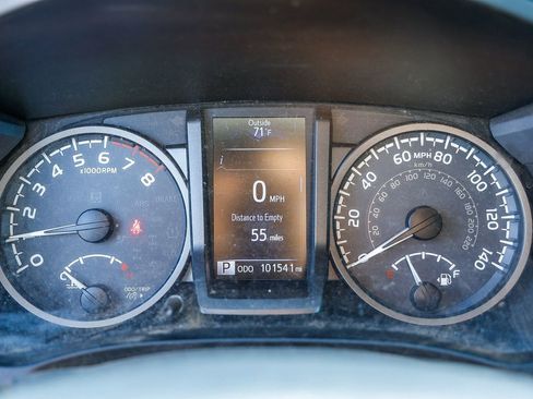 Used 2019 Toyota Tacoma TRD Sport w/ Technology Package image 6