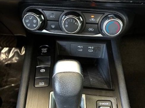 Used 2025 Nissan Kicks SV w/ Illumination Package FWD image 26