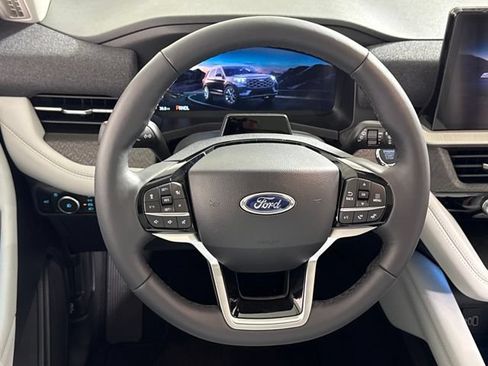 New 2026 Ford Explorer Platinum w/ LUX Leather Package AWD/4WD image 19