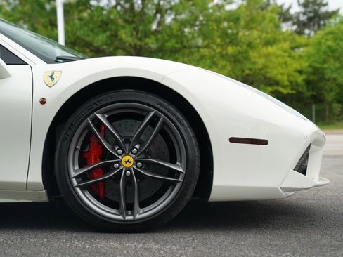 Used 2017 Ferrari 488 GTB RWD image 29
