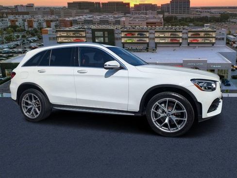 Used 2022 Mercedes-Benz GLC 300 4MATIC w/ AMG Line image 1